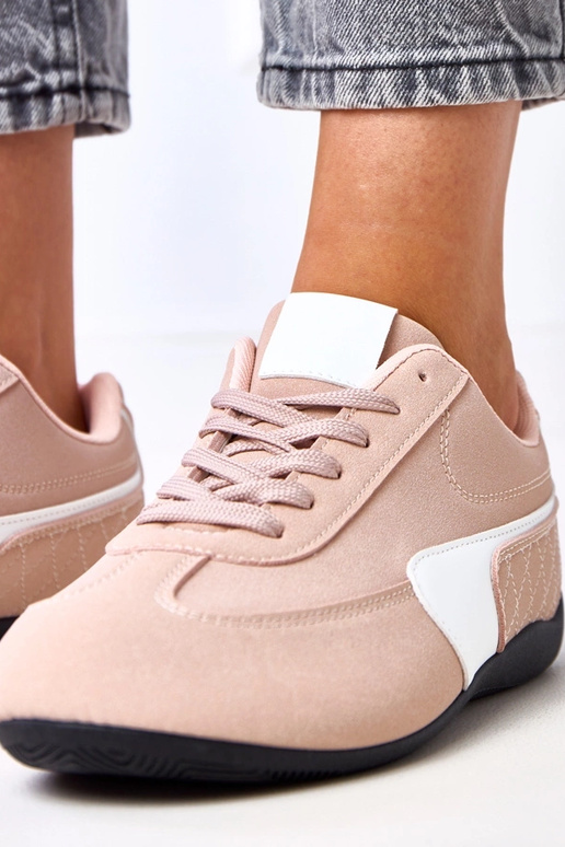 Rosa Sportschuhe mit weißem Akzent... Rosa Sportschuhe mit weißem Akzent...