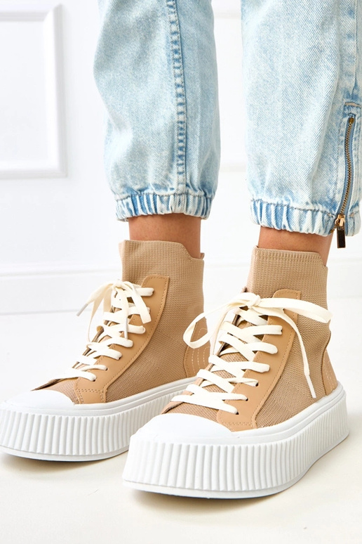 Braune Slip-On Sneakers im... Braune Slip-On Sneakers im...