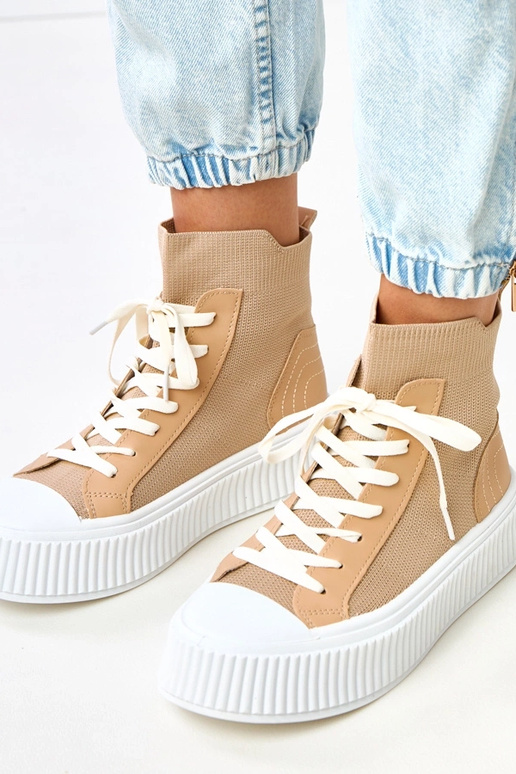 Braune Slip-On Sneakers im... Braune Slip-On Sneakers im...