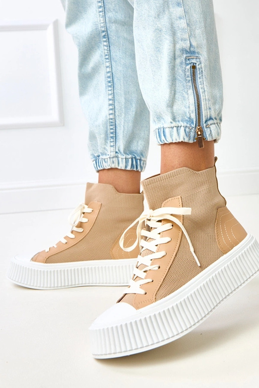 Braune Slip-On Sneakers im... Braune Slip-On Sneakers im...