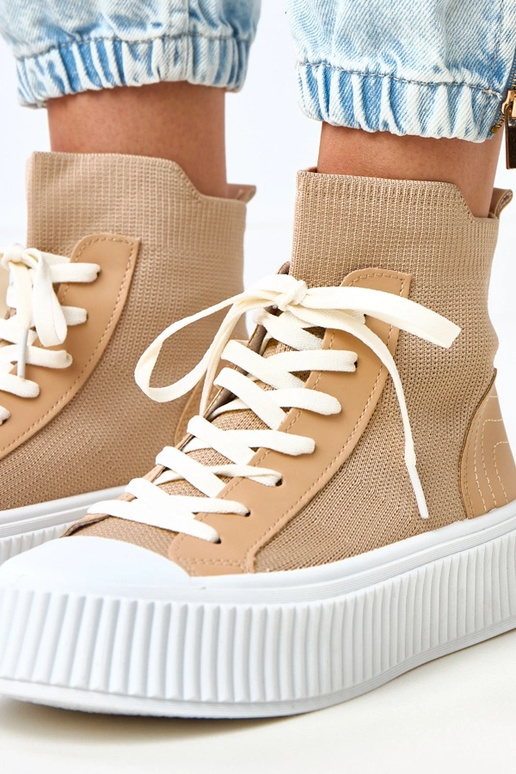 Braune Slip-On Sneakers im... Braune Slip-On Sneakers im...