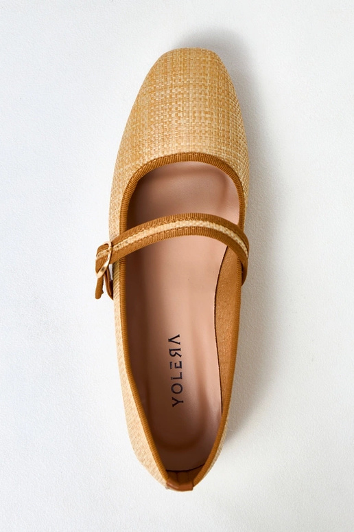 Braune geflochtene Ballerinas mit... Braune geflochtene Ballerinas mit...