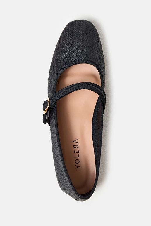 Schwarze geflochtene Ballerinas mit... Schwarze geflochtene Ballerinas mit...