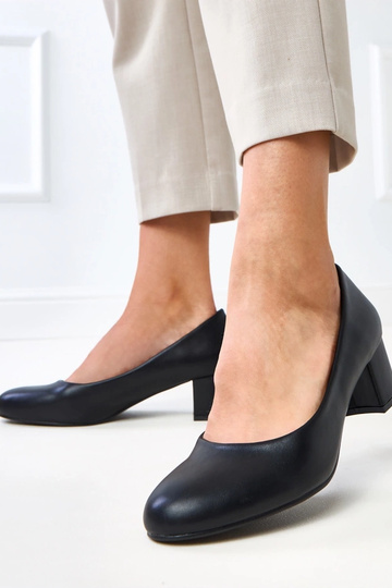 Schwarze klassische flache...