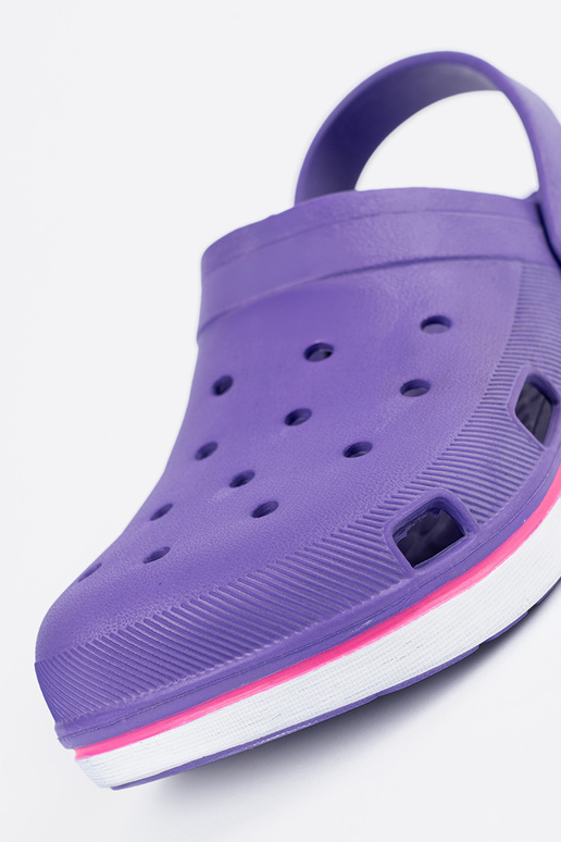 Violette Farbe Schuhe typu Crocs Violette Farbe Schuhe typu Crocs