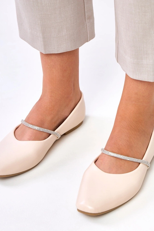 Sandfarbene Ballerinas mit... Sandfarbene Ballerinas mit...