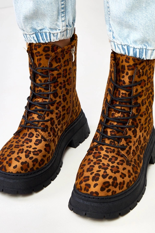 Braune Stiefeletten mit... Braune Stiefeletten mit...