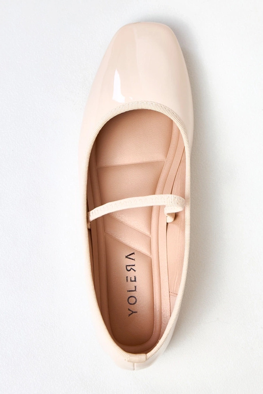 Beige lackierte Ballerinas mit... Beige lackierte Ballerinas mit...