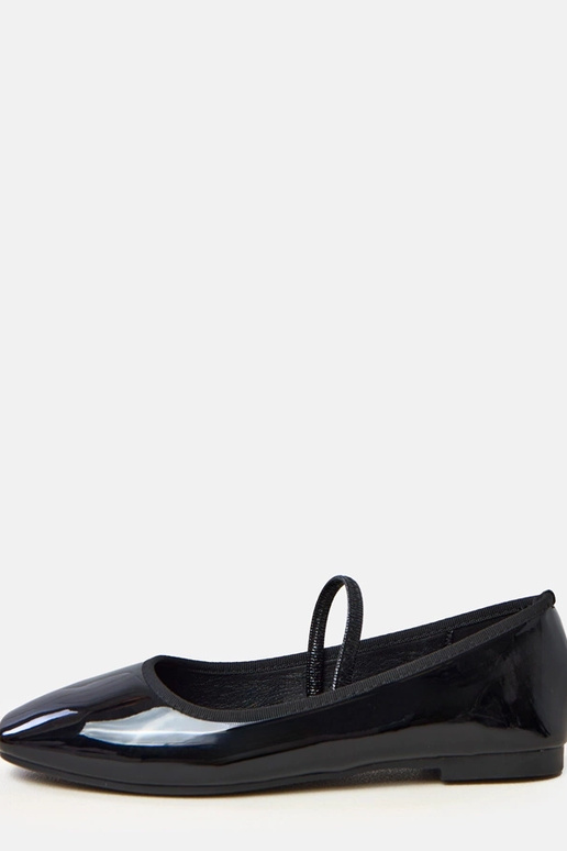 Schwarze lackierte Ballerinas mit... Schwarze lackierte Ballerinas mit...