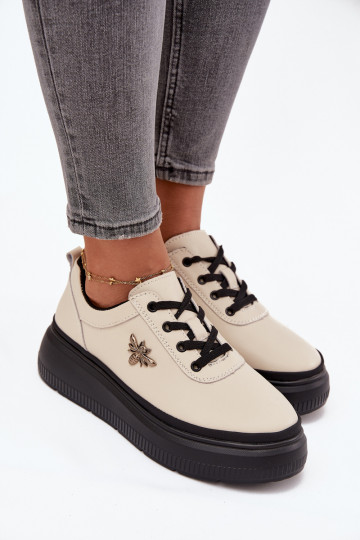 Haut Schuhe Feminin mit einer PlattformPrzypinką Vinceza 41495 Beige