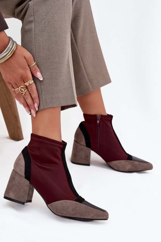 Damenstiefel Auf einer riesigen Stange Zum Schloss Burgund Delvane Damenstiefel Auf einer riesigen Stange Zum Schloss Burgund Delvane