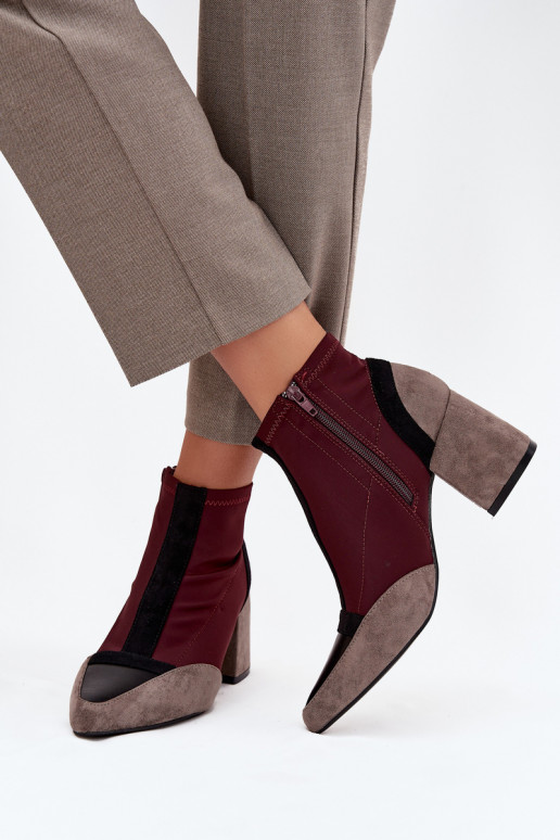Damenstiefel Auf einer riesigen Stange Zum Schloss Burgund Delvane Damenstiefel Auf einer riesigen Stange Zum Schloss Burgund Delvane