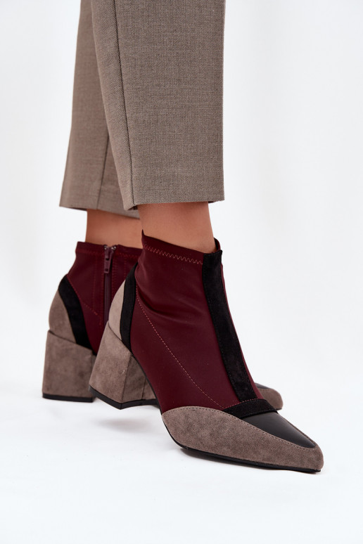Damenstiefel Auf einer riesigen Stange Zum Schloss Burgund Delvane Damenstiefel Auf einer riesigen Stange Zum Schloss Burgund Delvane
