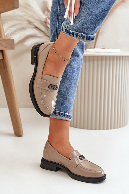 Lackierte Leder Mokassins in... Lackierte Leder Mokassins in...