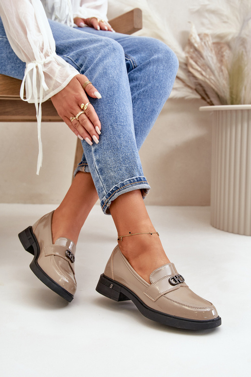 Lackierte Leder Mokassins in... Lackierte Leder Mokassins in...