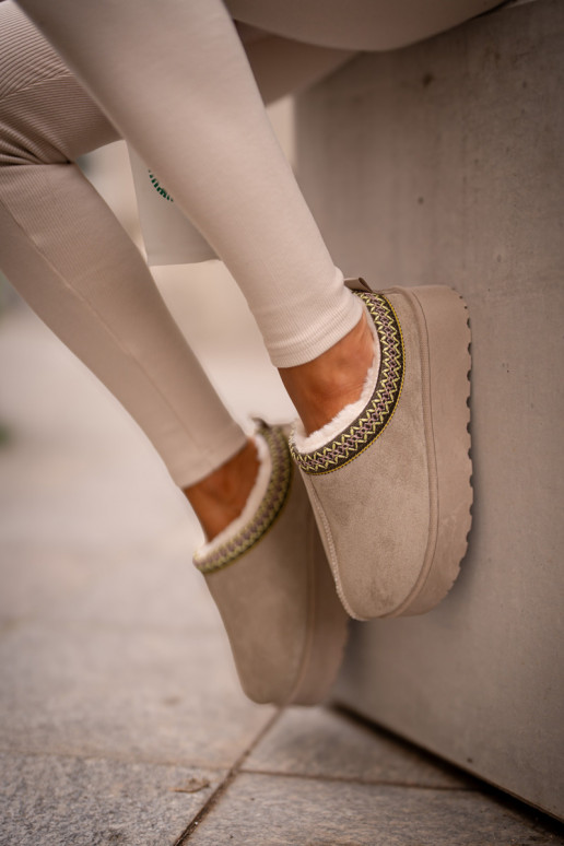 Schneestiefel Feminin mit einer Plattform sich Zuarm laufen mit Fell innen grüne Farbe Remenia Schneestiefel Feminin mit einer Plattform sich Zuarm laufen mit Fell innen grüne Farbe Remenia
