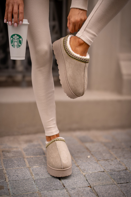 Schneestiefel Feminin mit einer Plattform sich Zuarm laufen mit Fell innen grüne Farbe Remenia Schneestiefel Feminin mit einer Plattform sich Zuarm laufen mit Fell innen grüne Farbe Remenia