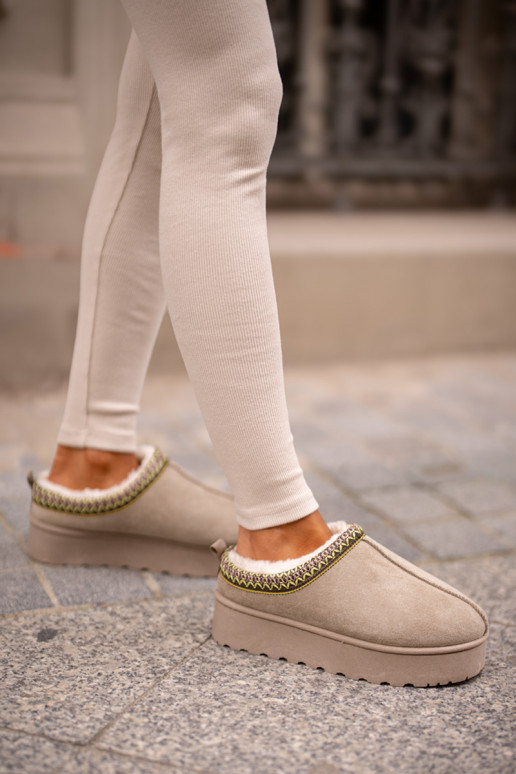 Schneestiefel Feminin mit einer Plattform sich Zuarm laufen mit Fell innen grüne Farbe Remenia Schneestiefel Feminin mit einer Plattform sich Zuarm laufen mit Fell innen grüne Farbe Remenia