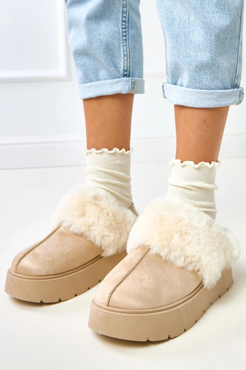 Sandfarbene kurze...