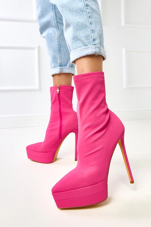 Rosa Satin-Stiefeletten auf Absatz...