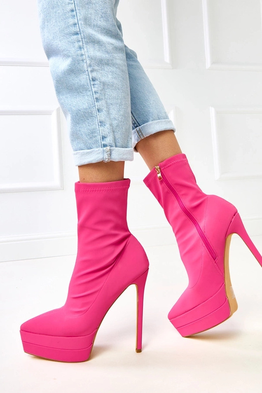 Rosa Satin-Stiefeletten auf Absatz...