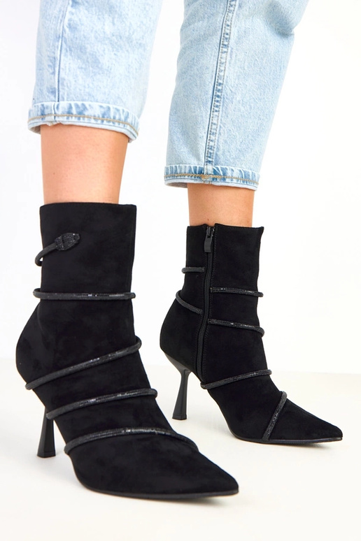 Nethe schwarze Stiefeletten mit... Nethe schwarze Stiefeletten mit...