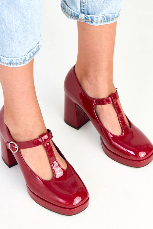 Adaoha bordeauxfarbene Halbschuhe auf... Adaoha bordeauxfarbene Halbschuhe auf...