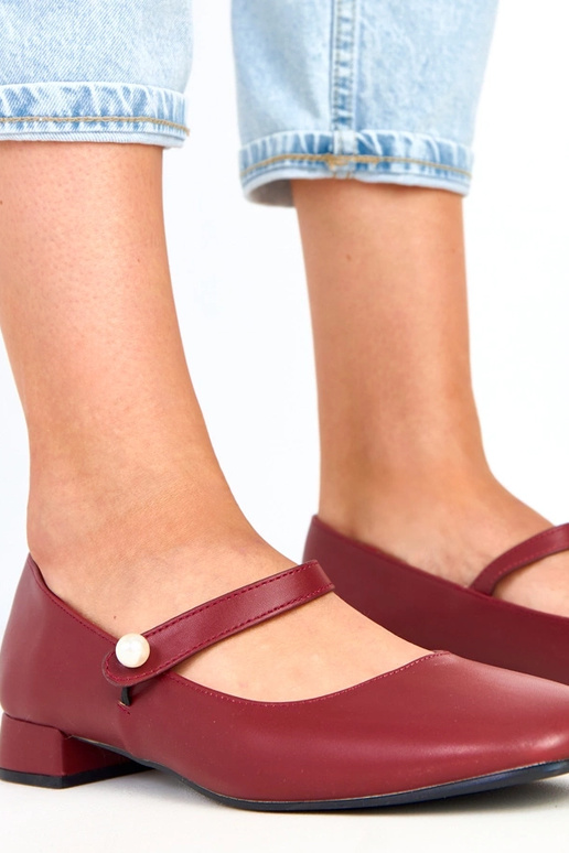 Alya bordeauxfarbene High Heels auf... Alya bordeauxfarbene High Heels auf...