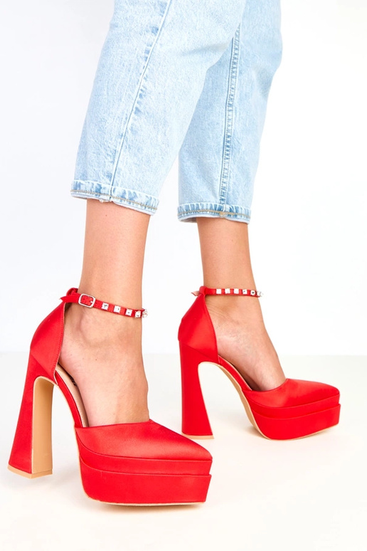 Tolani rote High Heels auf Plateau... Tolani rote High Heels auf Plateau...