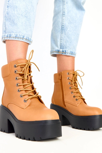 Janja braune Stiefeletten...