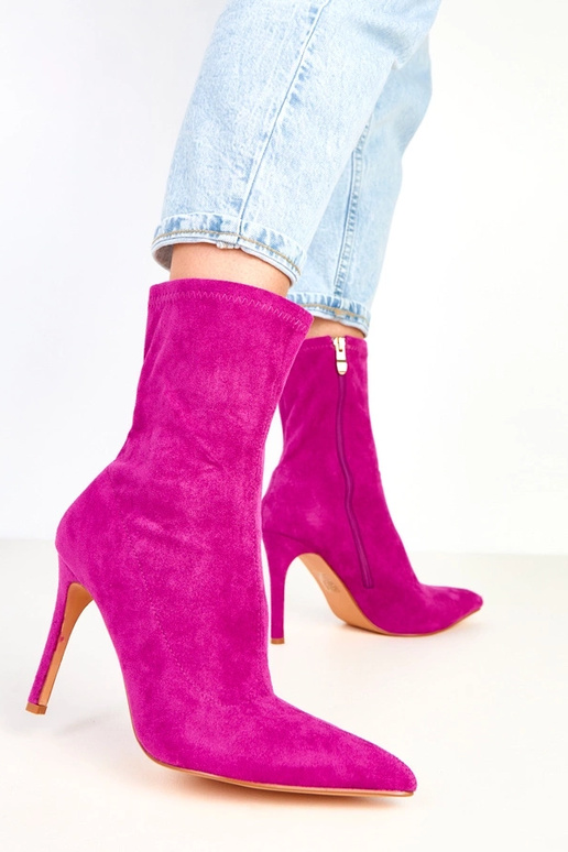 Violette Wildleder-Stiefeletten mit... Violette Wildleder-Stiefeletten mit...