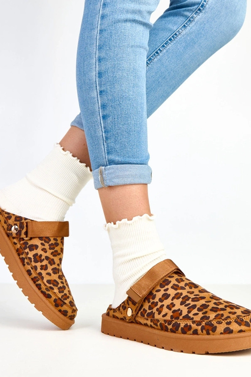 Löwenmuster Pantoletten mit... Löwenmuster Pantoletten mit...