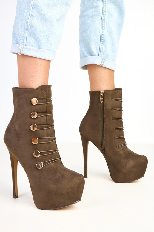 Grüne Stiefeletten auf Plateau und... Grüne Stiefeletten auf Plateau und...