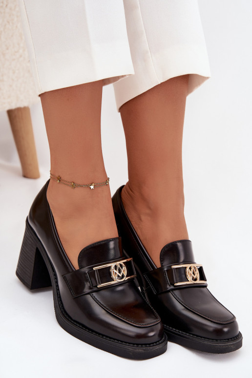 Schuhe Feminin mit Absätzen Ze goldene Farbem Detalem CzekoladoZue Privelle