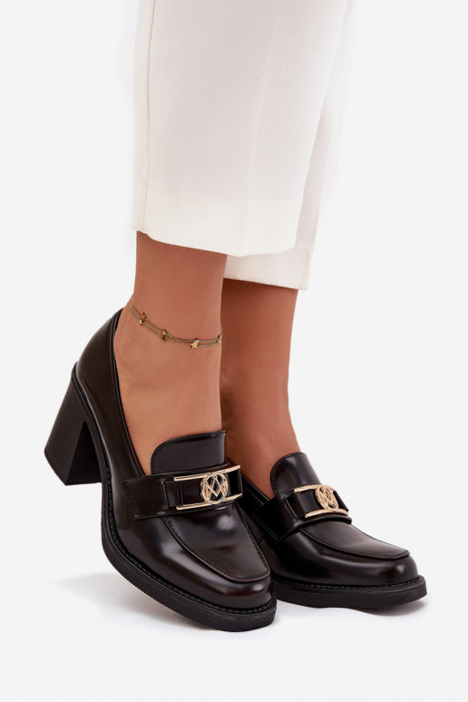 Schuhe Feminin mit Absätzen Ze goldene Farbem Detalem CzekoladoZue Privelle