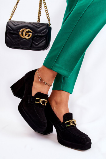 INildlederschuhe Mit dekorativer Kette Laura Messi 2444 schZuarze Farbe