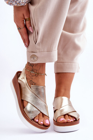 Leder-Plateau-Sandalen in Goldfarbe Morgan