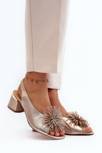 Damensandalen mit Ornamenten Laura Messi 2719 goldene Farbe 2