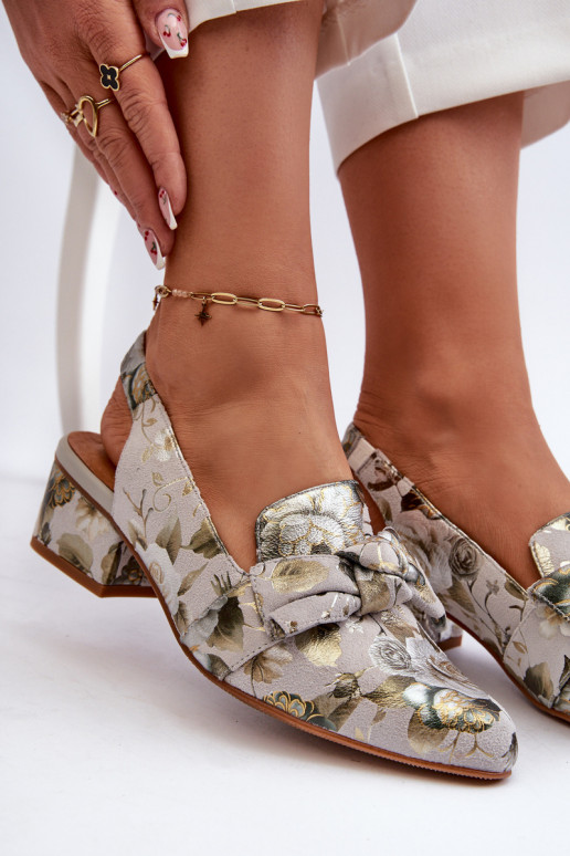 Feminin Damensandalen Auf niedrigem Absatz mit Blumen Es mussciejka N6539-38 grüne Farbe Feminin Damensandalen Auf niedrigem Absatz mit Blumen Es mussciejka N6539-38 grüne Farbe