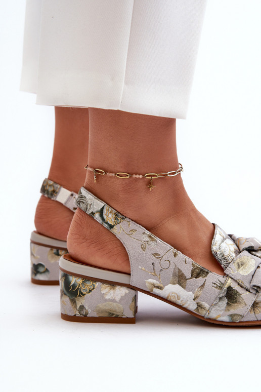 Feminin Damensandalen Auf niedrigem Absatz mit Blumen Es mussciejka N6539-38 grüne Farbe Feminin Damensandalen Auf niedrigem Absatz mit Blumen Es mussciejka N6539-38 grüne Farbe