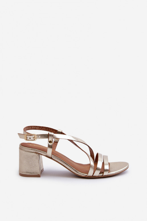 Damensandalen mit niedrigen Absätzen Es mussciejka 06653-25 goldene Farbe Damensandalen mit niedrigen Absätzen Es mussciejka 06653-25 goldene Farbe