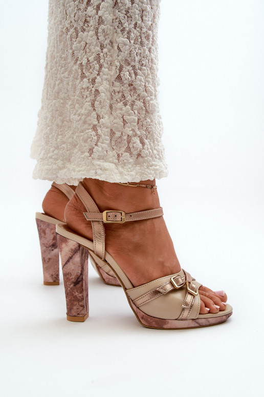 Haut Damen-Sandalen mit hohen Absätzen Es mussciejka 06564-22 Beige-goldene Farbe