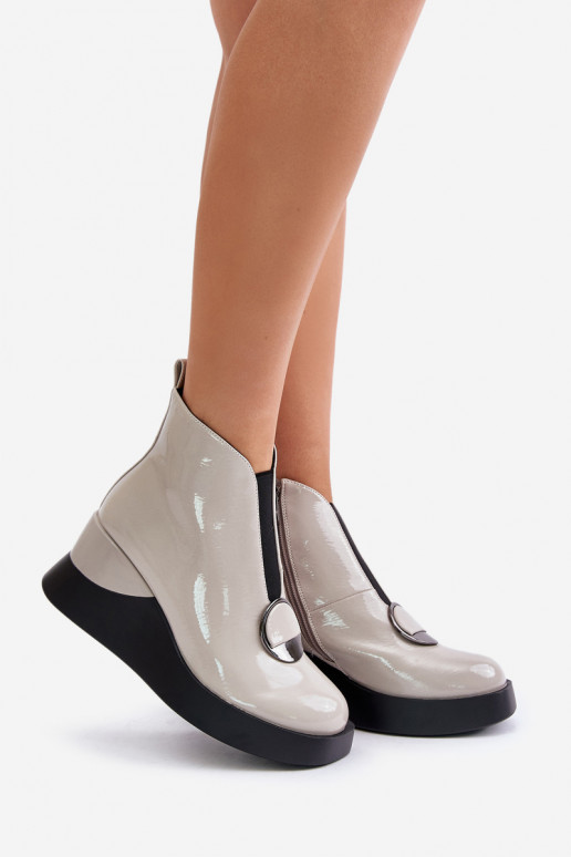 mit Lackeffekt Stiefel Auf einem Keil sich Zuarm laufen D&A MR880-136 graue Farbe mit Lackeffekt Stiefel Auf einem Keil sich Zuarm laufen D&A MR880-136 graue Farbe