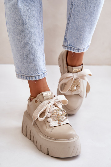 Sneakers Stilvollllschuhe Feminin mit modischer Es mussssivsohle mit goldenen Details CheBello 4530 Beige