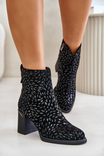 INildlederstiefel mit Absatz Mit Dekorationen Tłoczeniem D&A CR42-192 schZuarze Farbe