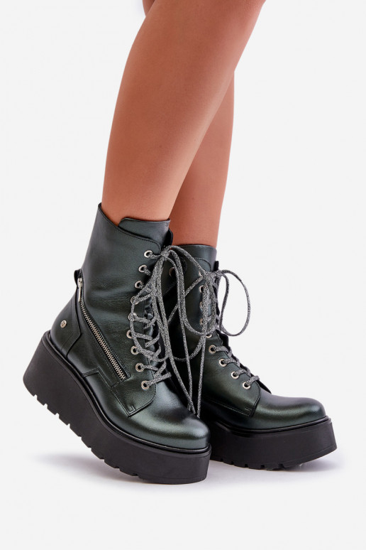 Haut Arbeitsstiefeletten mit einer Plattform I Koturnie Es mussciejka 06676-09 grüne Farbe