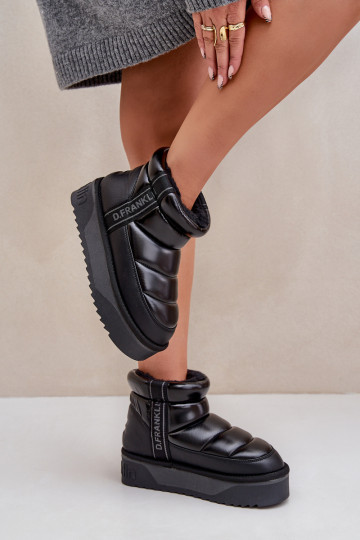 Tiefschneestiefel auf dicker Sohle, in Schwarz