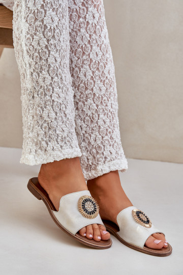 Leder-Sandalen mit Ornamenten und breiten Absätzen LeĮskis 3047/O in Gold mit Abriebeffekt