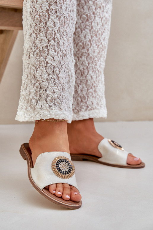 Lederhausschuhe mit Ornamenten mit breiten Absätzen LeZuski 3047/O goldene Farbe Przecierany Lederhausschuhe mit Ornamenten mit breiten Absätzen LeZuski 3047/O goldene Farbe Przecierany