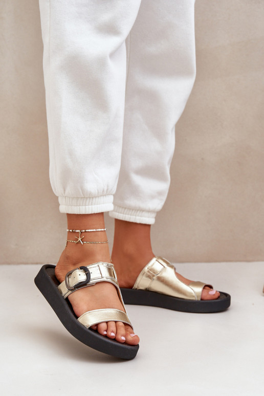 Lederhausschuhe Feminin mit einer Plattform Zazoo 3024 goldene Farbe Lederhausschuhe Feminin mit einer Plattform Zazoo 3024 goldene Farbe